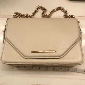 Beige leather Rachel Zoe shoulder bag.